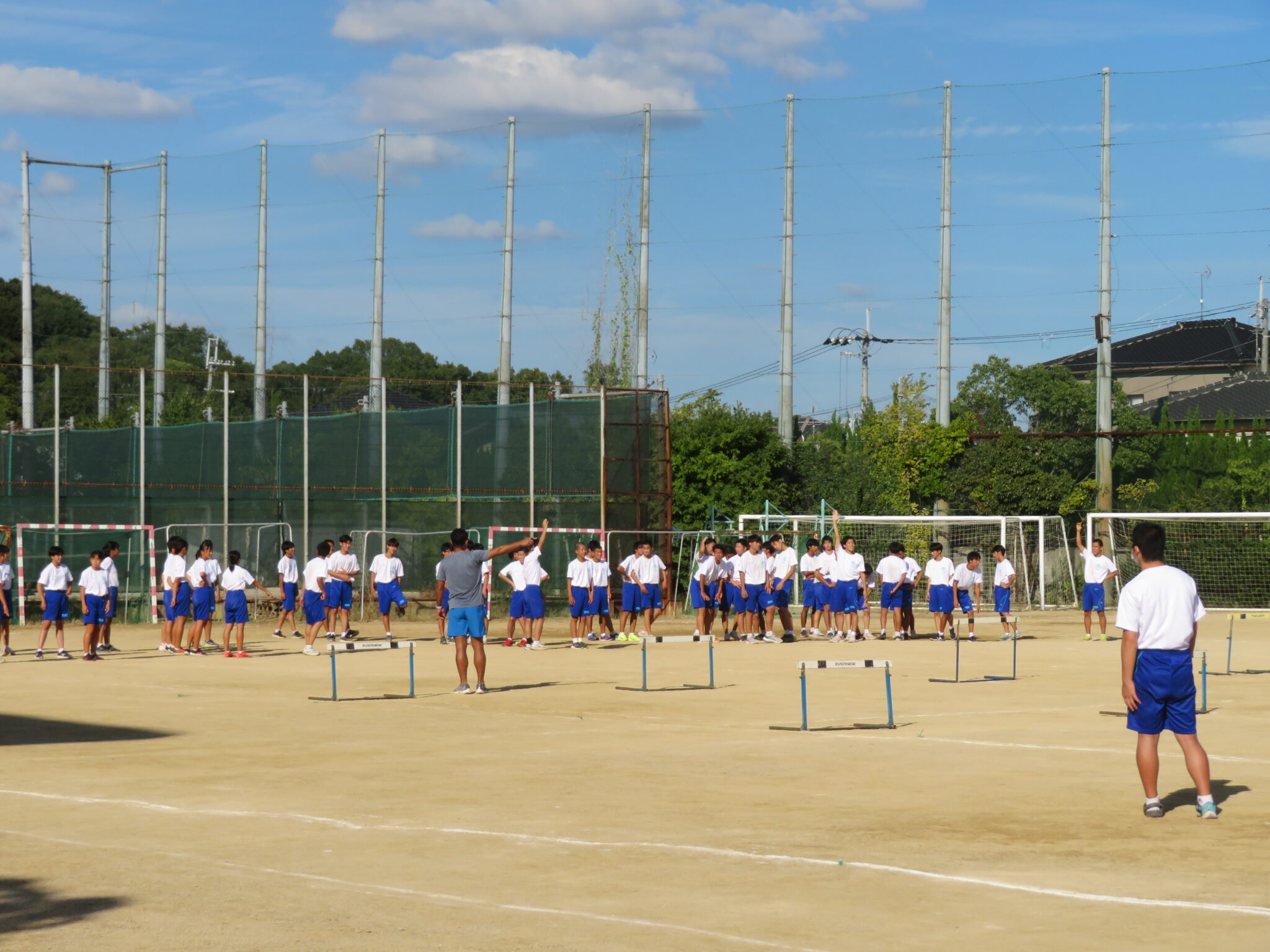 授業で勝負! 12 「体育実技」 大阪府立大塚高等学校 授業で勝負! 12 「体育実技」 大阪府立大塚高等学校